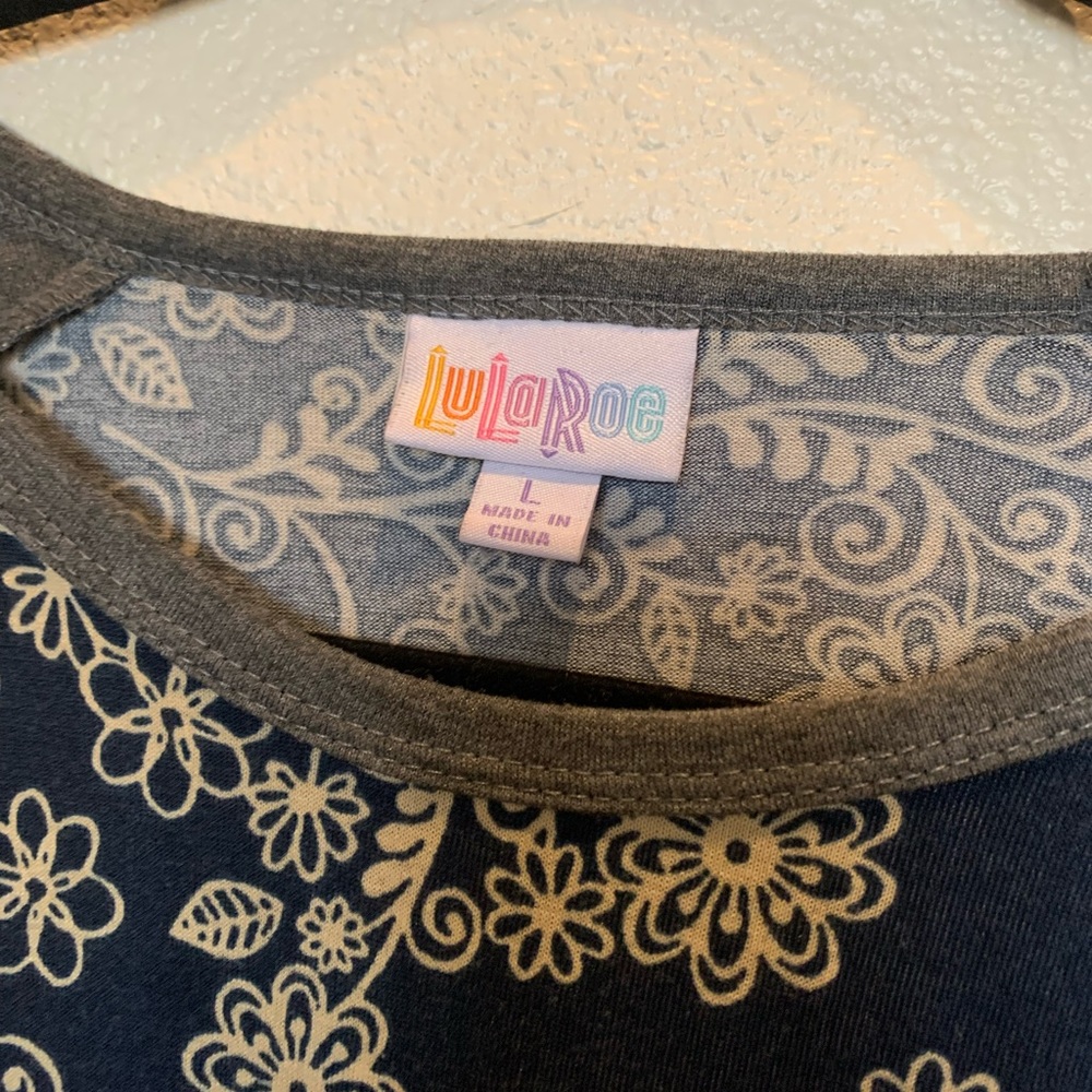 LuLaRoe Randy Tee - Picture 2 of 3